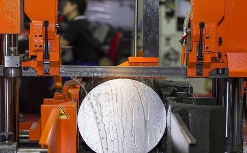 溆浦立式金属带锯床切削出现跑带故障解决方法！